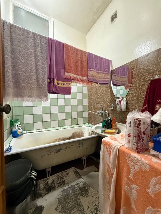 Юнусабад 6 квартал. Продается квартира 2/1/4