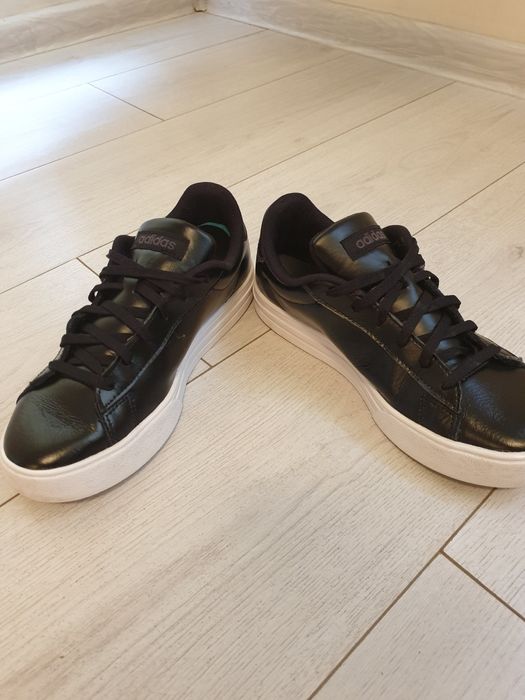 Дамски кожени кецове Adidas
