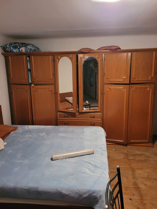 Dulap mare de vanzare