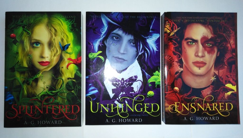 Splintered Unhinged Ensnared A. G. Howard Alice in Wonderland engleza