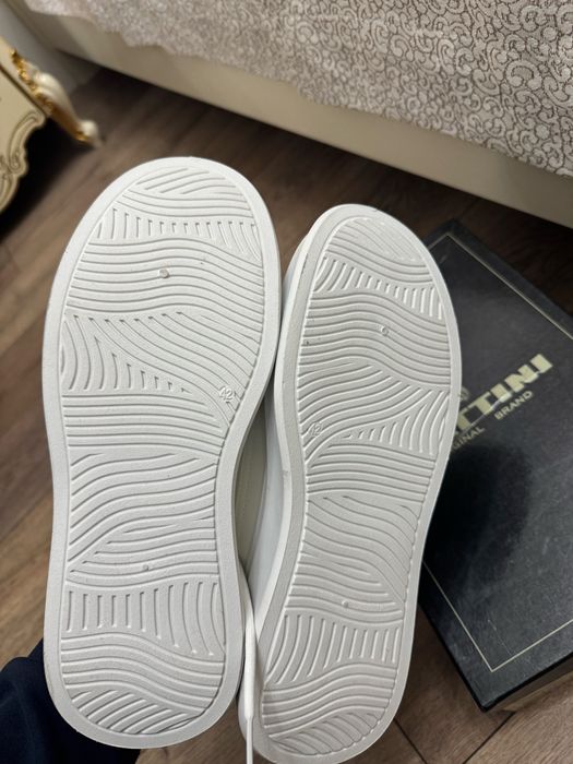 Белые кроссовки 42 размер