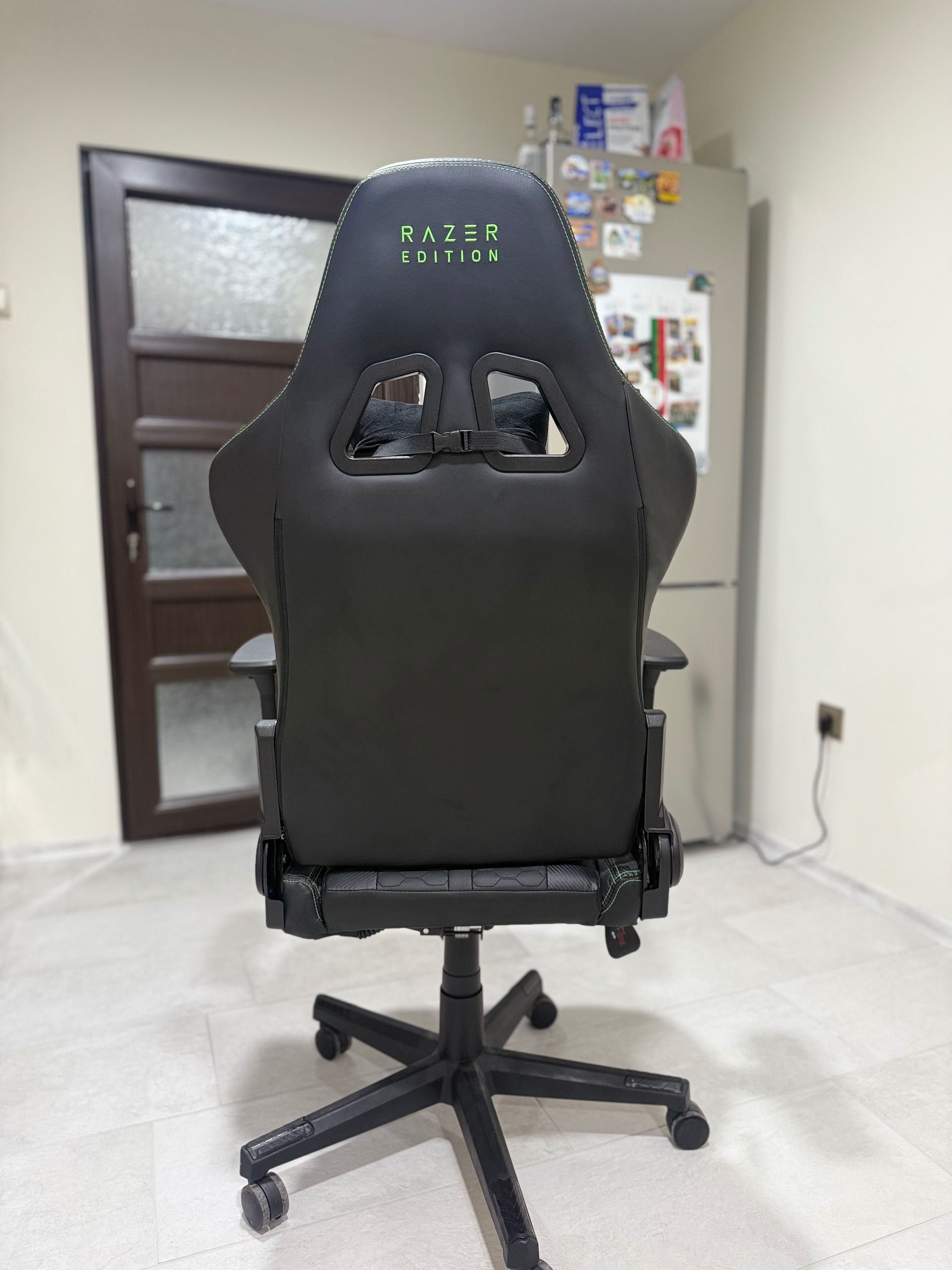 Геймърски стол Razer
