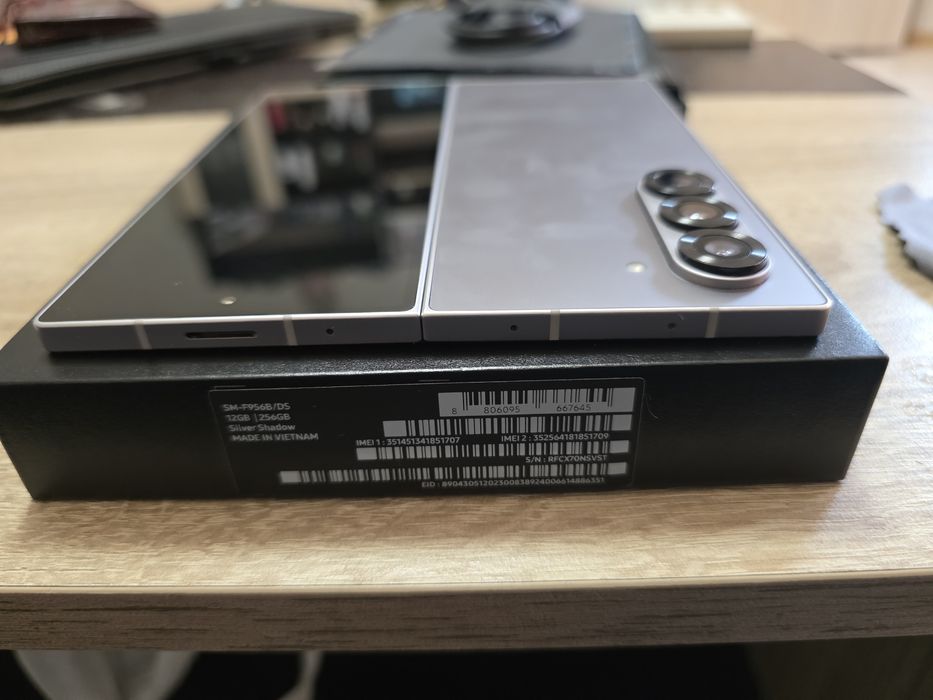 Samsung Z fold 6 256GB RAM 12GB