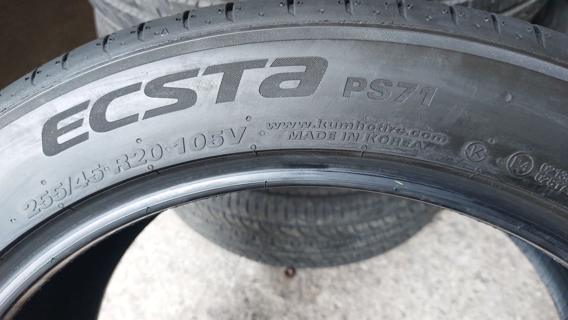 Нови 255/45/20 Kumho Ecsta 4 броя