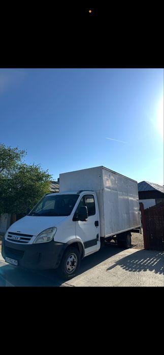 Cub cu lift iveco daily