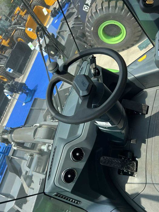 Гибридный Фронтальнфй Погрузчик XCMG XC958