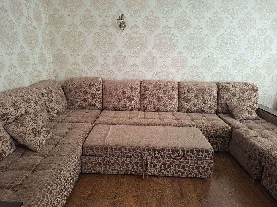 Продается Диван 4 метра на 3 метра, раскладной