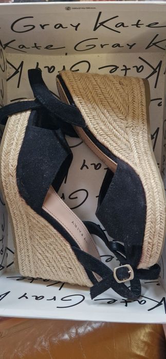 Летни платформи в черно и бежово