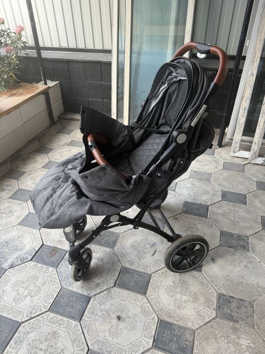 Ходунок , коляска , стол для кормления