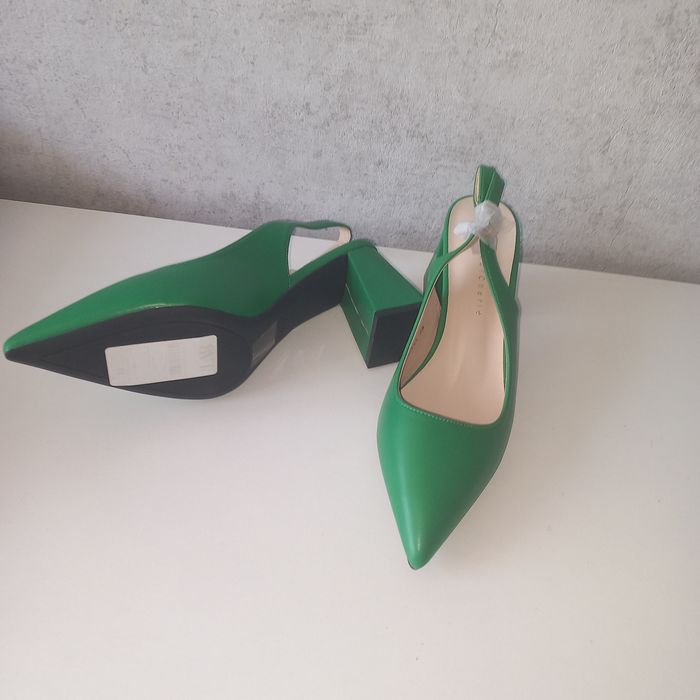 Нови зелени обувки 38