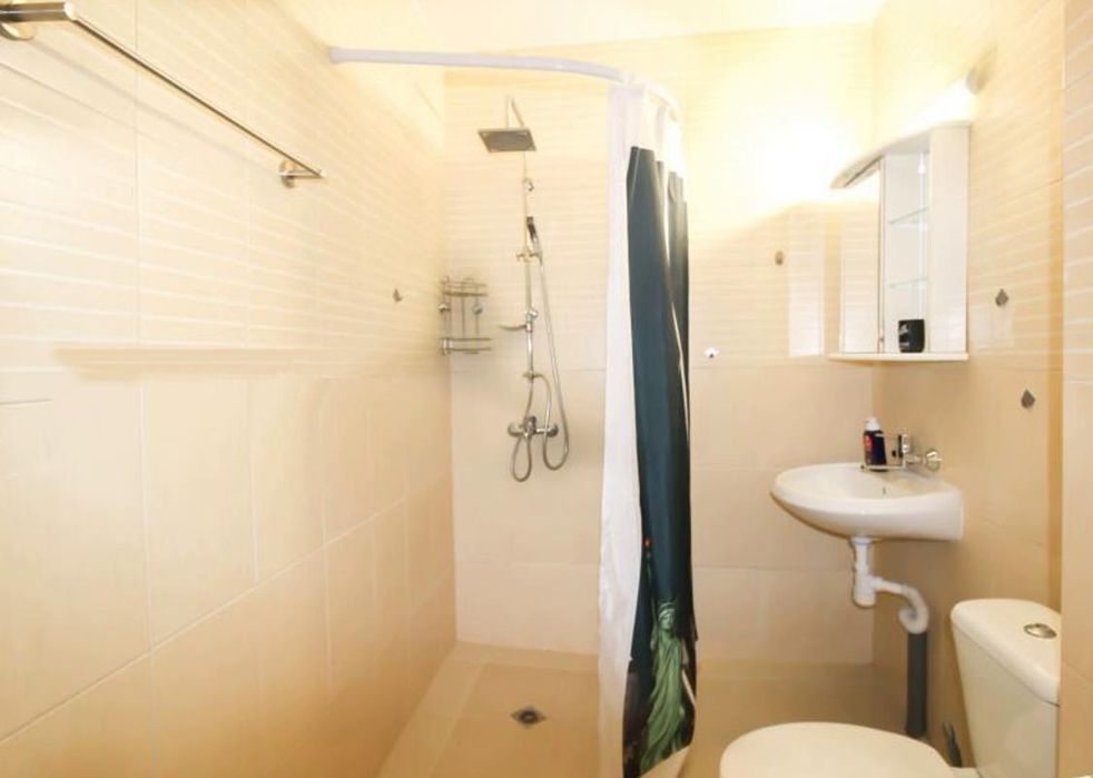 Дава се под наем Тристаен апартамент в София, Света Троица - 99 кв.м за 847.62 € - Снимка #5