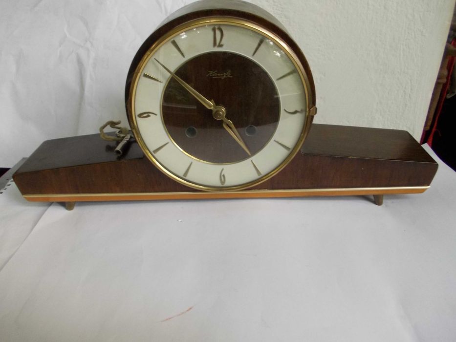 Ceas pendula de bufet semineu Kienzle