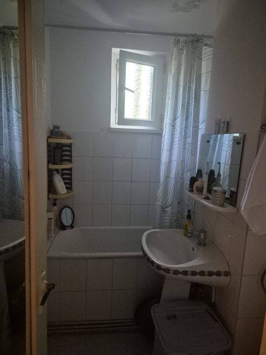 Vând apartament 3 camere