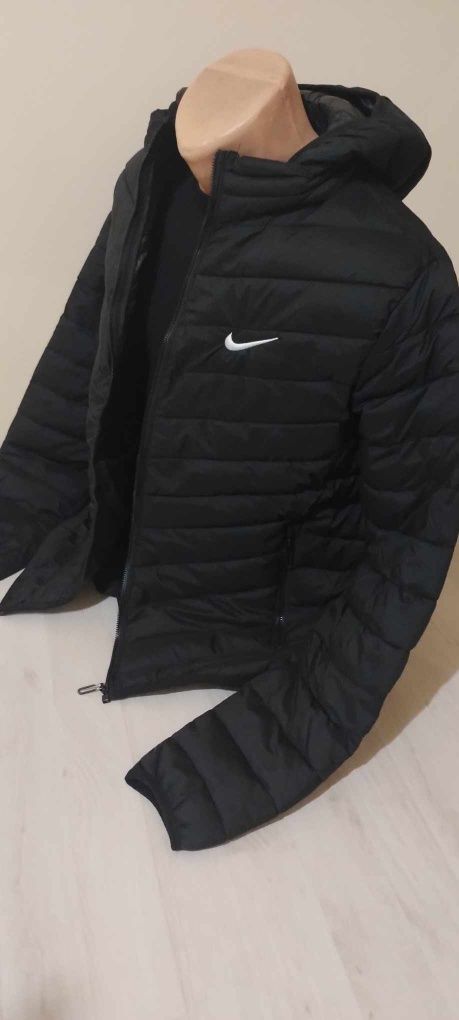 Geaca baieti Nike cu tricou cadou.