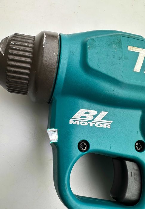 Makita DRV250 - Безчетков акумулаторна нитачка като нова!