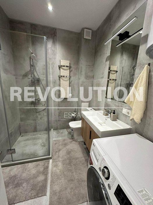 Дава се под наем Тристаен апартамент в Варна, Център - 100 кв.м за 850 € - Снимка #9