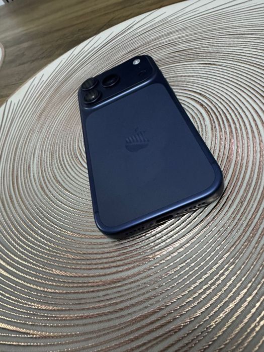 Apple iPhone 17 Pro , 256GB , Blue , 14 cicluri .