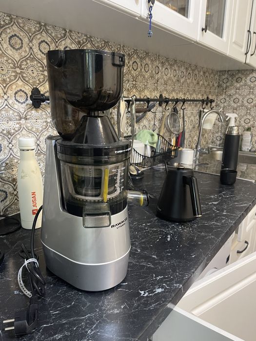 Соковыжималка Rawmid Vitamin RVJ-02