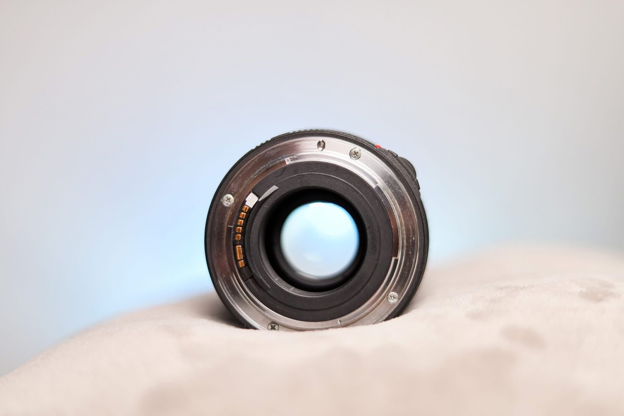 Обектив за Canon: Tamron SP AF 28-75 mm, f 2.8