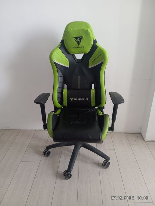 Продам кресло игровое
