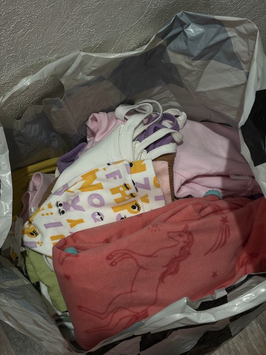 Отдам пакет с детскими вещами