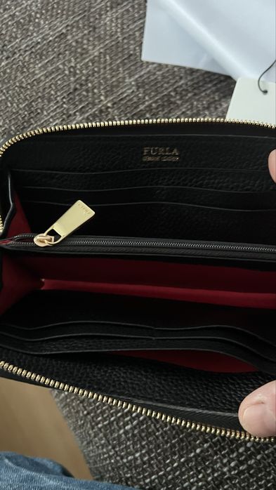 Чисто нов модел Furla Camelia XL.100%оригинал.Жестоки, с етикети