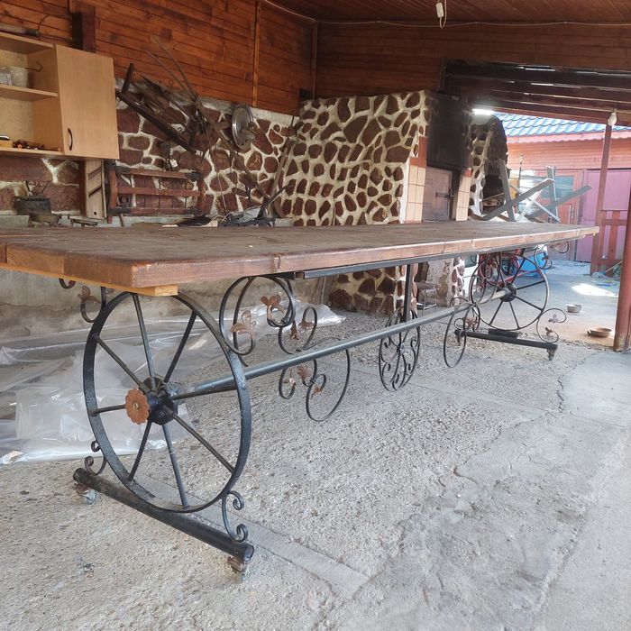 Masa de 4 metri de vanzare