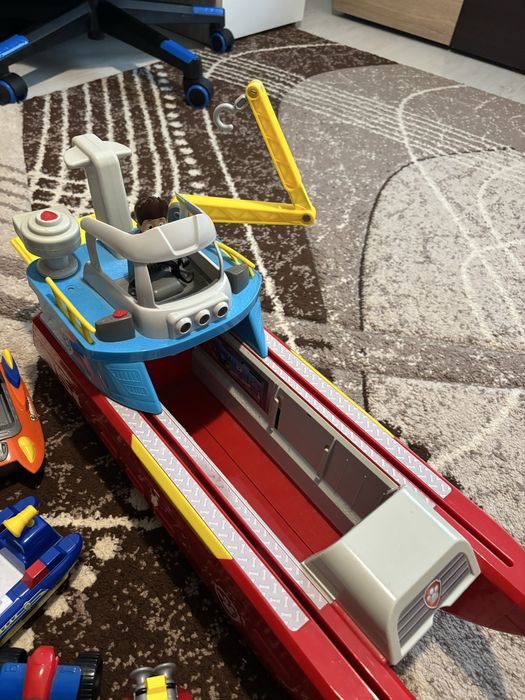 Песпатрулер и спасителна лодка на Пес патрул