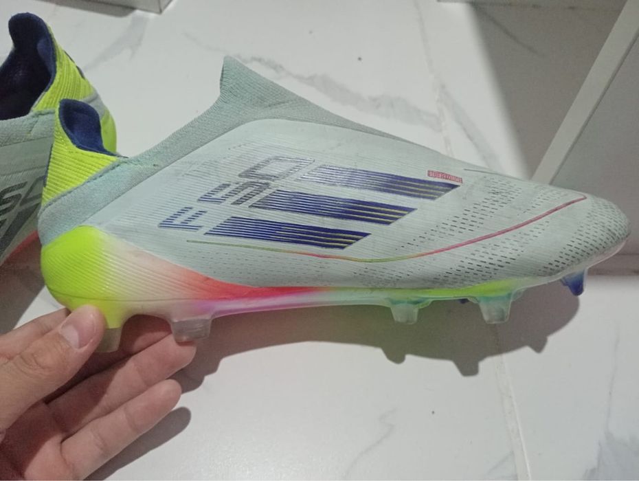 Продам бутсы 8000