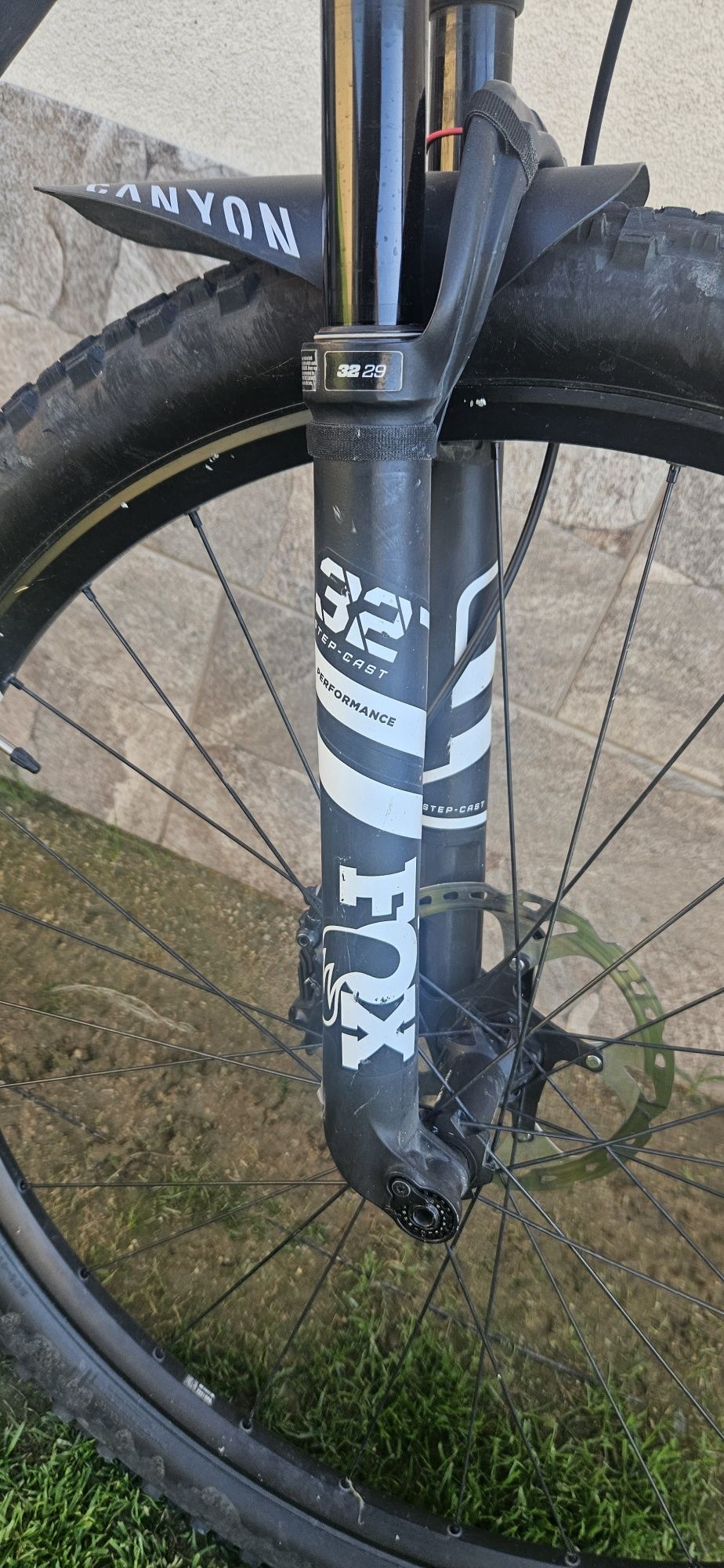 Canyon Lux CF 6 – висококласен XC велосипед
