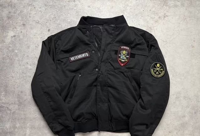 Продам бомбер Vetements / Police