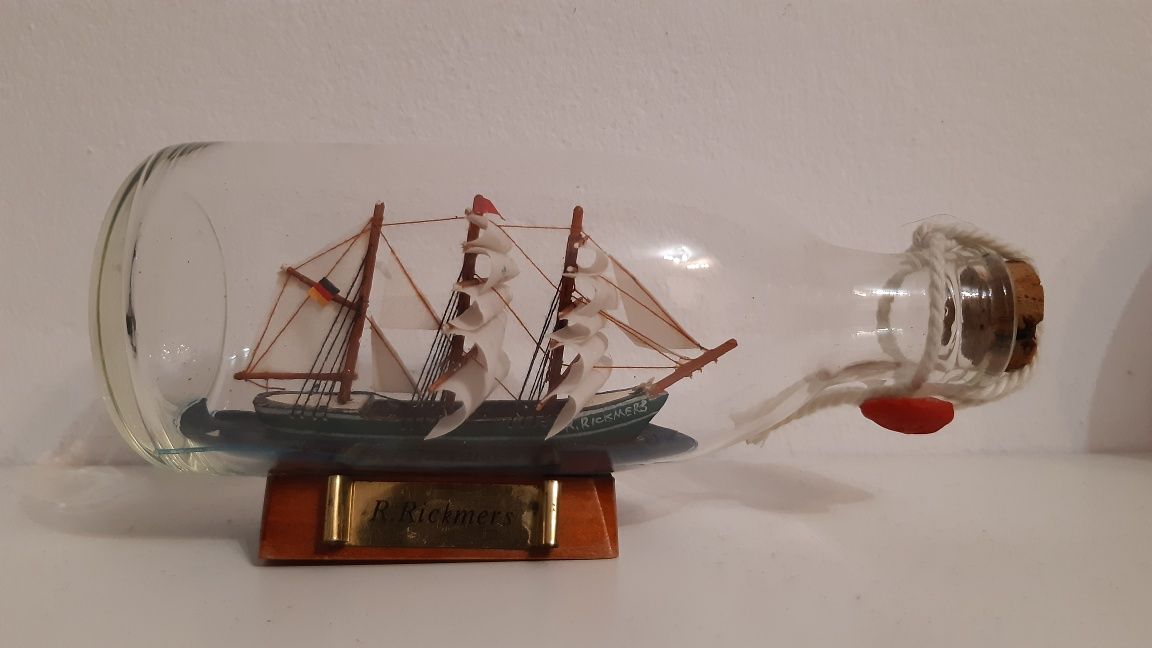 Obiect decorativ: Vaporas Sea Club in sticla, model Rickmer Rickmers