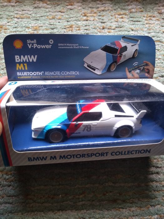 BMW M1 bluetooth