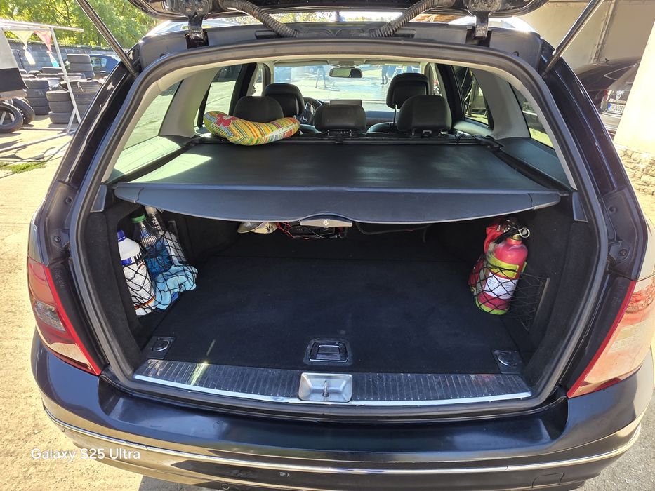 Продава се Mercedes C180