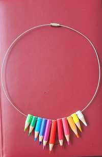 Colier creioane colorate