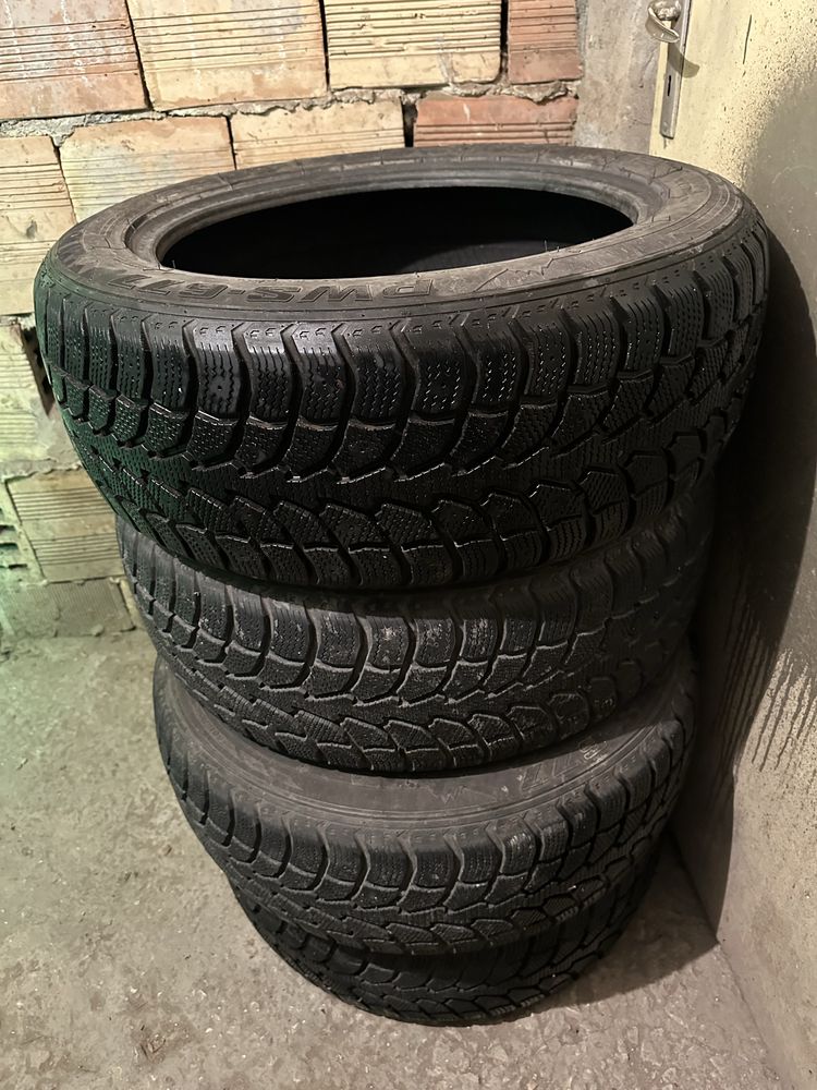 Зимни гуми Rovelo 225 55 18 Dot 2020