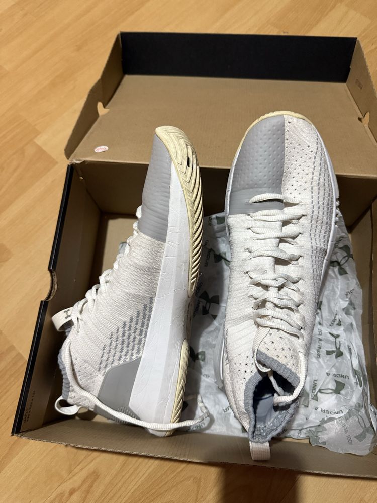 Under Armour спортни обувки