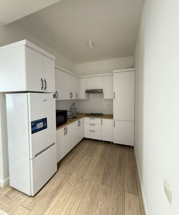 Sergeli moshina bozorni orqasida 3xonali uy ijaraga beriladi