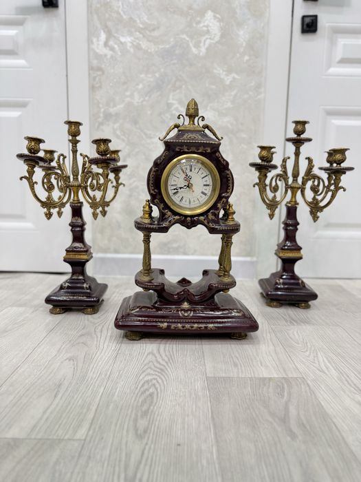 Фарфоровые бронзовые каминные часы антиквариат