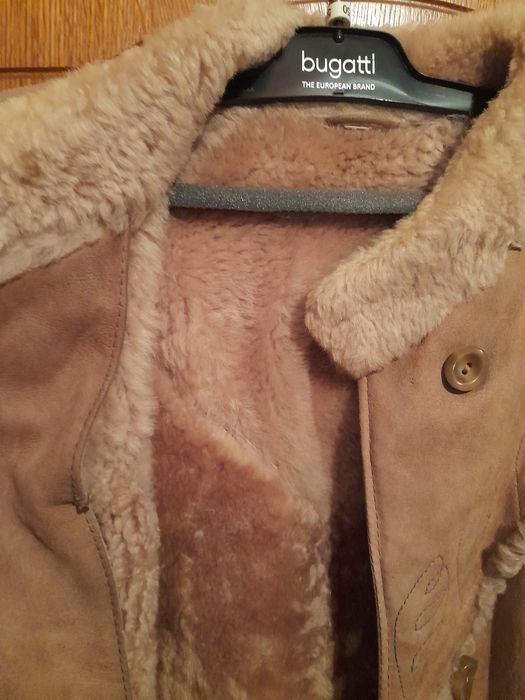 Vand costum piele și cojoc