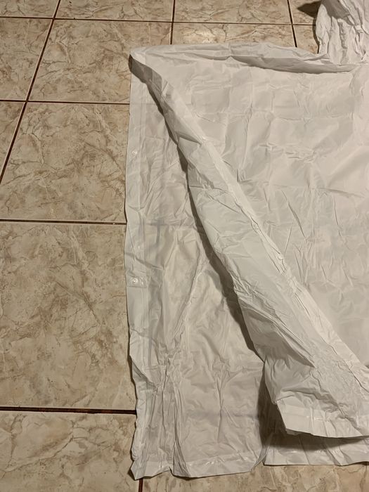 Pelerina ploaie alba adulti