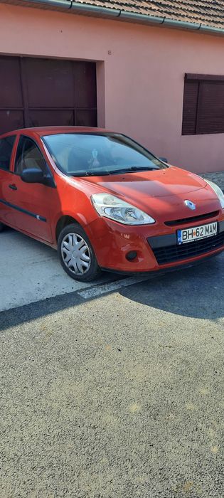 Vând renault clio 1,2 benzină