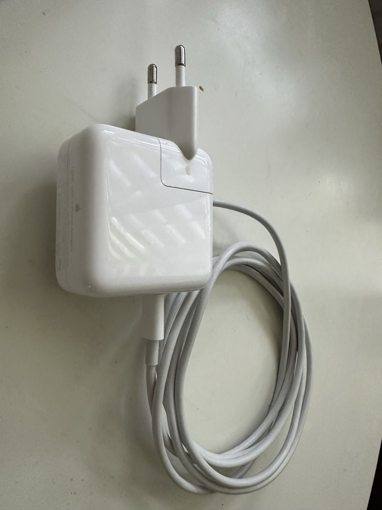 13-inch MacBook Air with Apple M1 chip