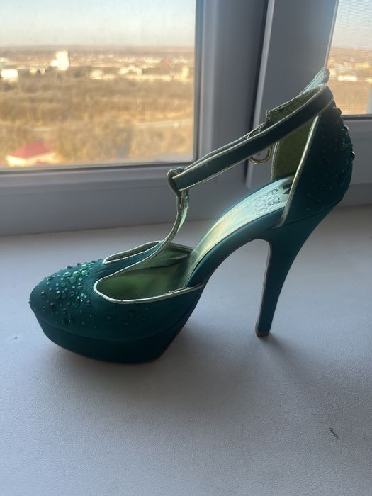 Продам туфли темно-синего и зеленого цвета