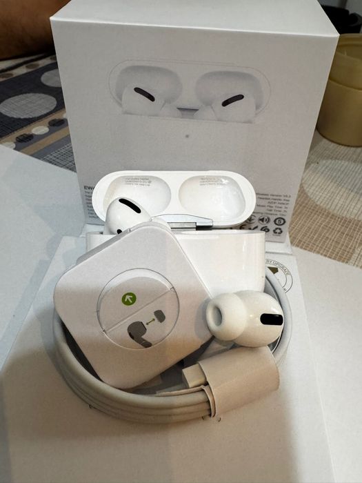 True wireless stereo headset