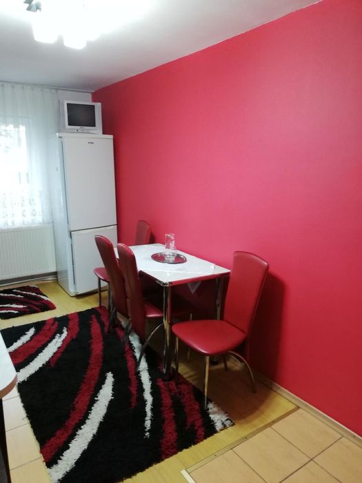 Apartament 3 camere de inchiriat - Petrosani Nord