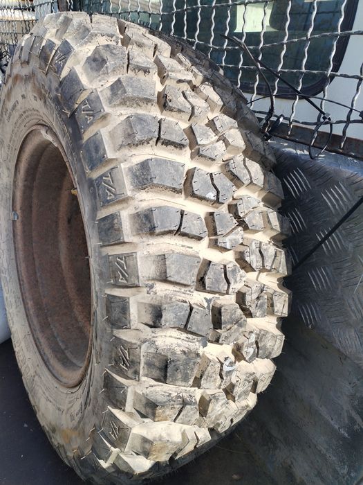 215/80r16. Și 255/70r16