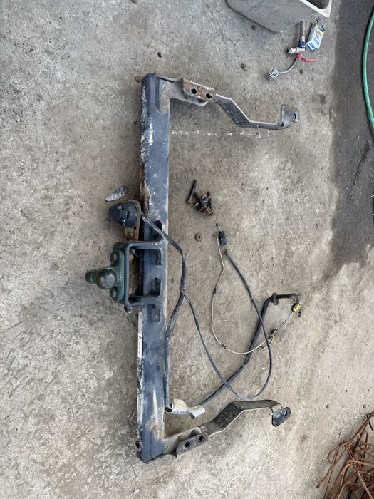 Оригинален  Теглич за Renault Trafic сваляем теглич за рено трафик