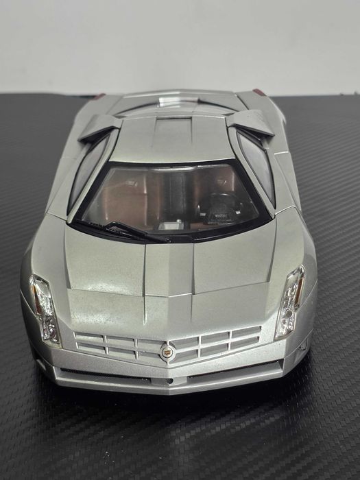 Macheta Auto 1/18 Hotwheels Cadillac Cien