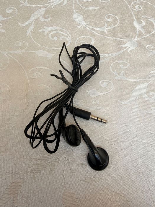 Слушалки с кабел